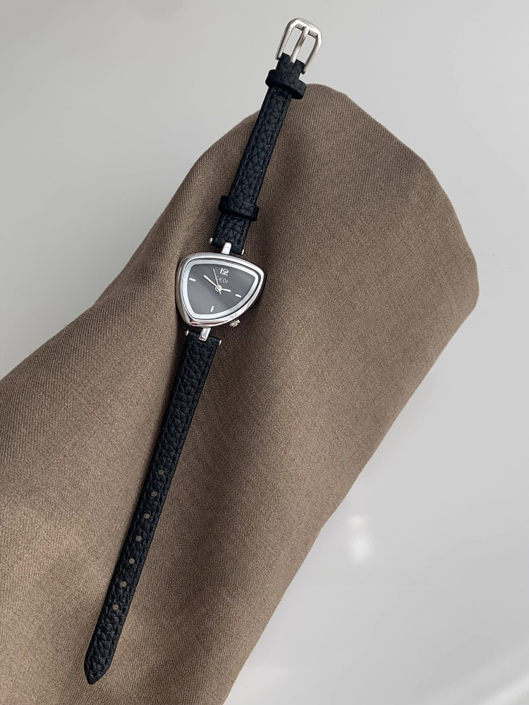 Женские кварцевые часы, просты – обзор и цена Watch Triangle Luxury