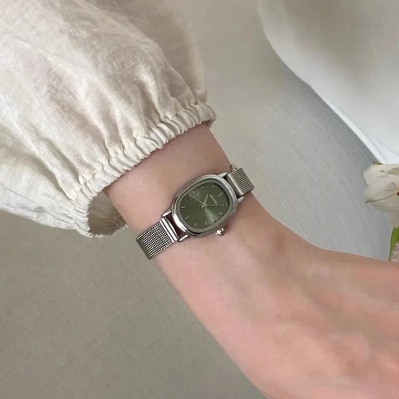 Зеленые часы с маленьким оваль – обзор и цена Luxury Watch Brands